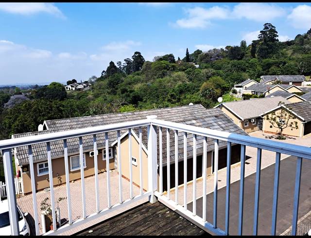 2 BEDROOM APARTMENT FOR SALE IN PADFIELD PARK